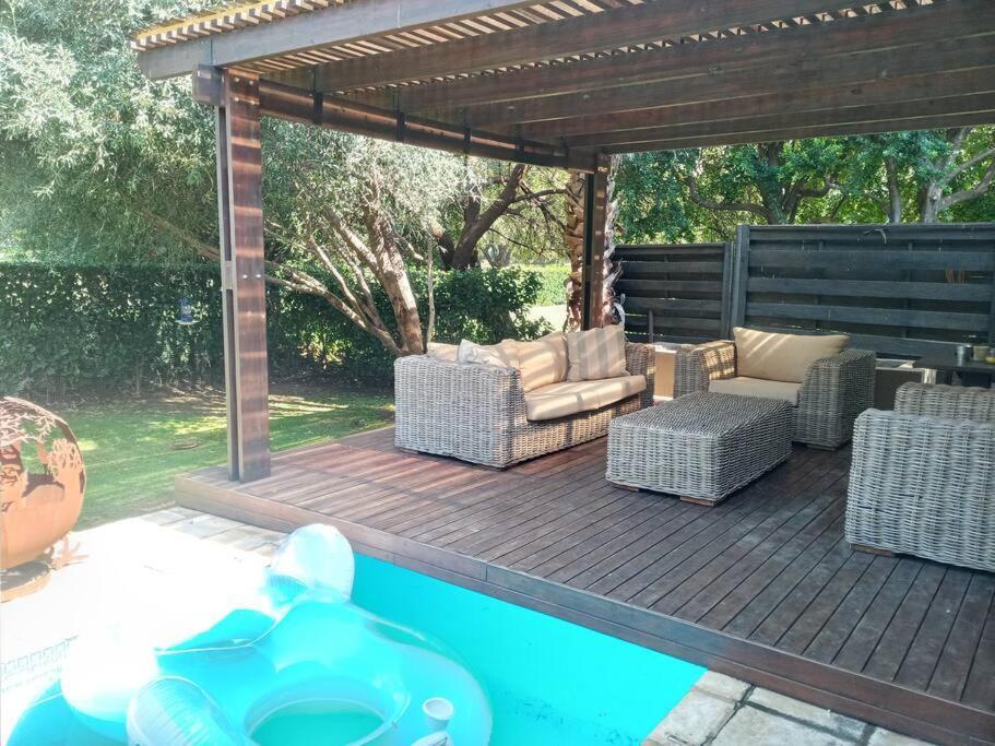 Pecanwood Estate Luxury Villa 5 Bedrooms With Pool Hartbeespoort Exterior photo